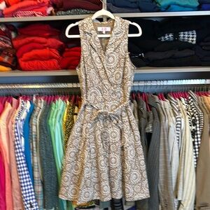 9 & Co. tan/white print sleeveless front tie v neck side zip closure dress 8